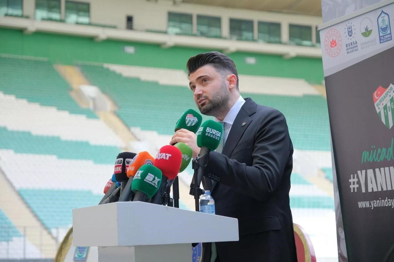 Bursaspor'un Başkanından Sarsıcı Açıklama: "Her Türlü Kararı Almaktan Kaçınmayacağız"