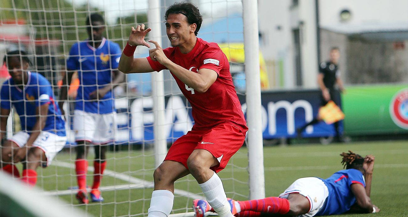 Yiğit Fidan, Bursaspor'dan Süper Lig'e Kanatlanıyor