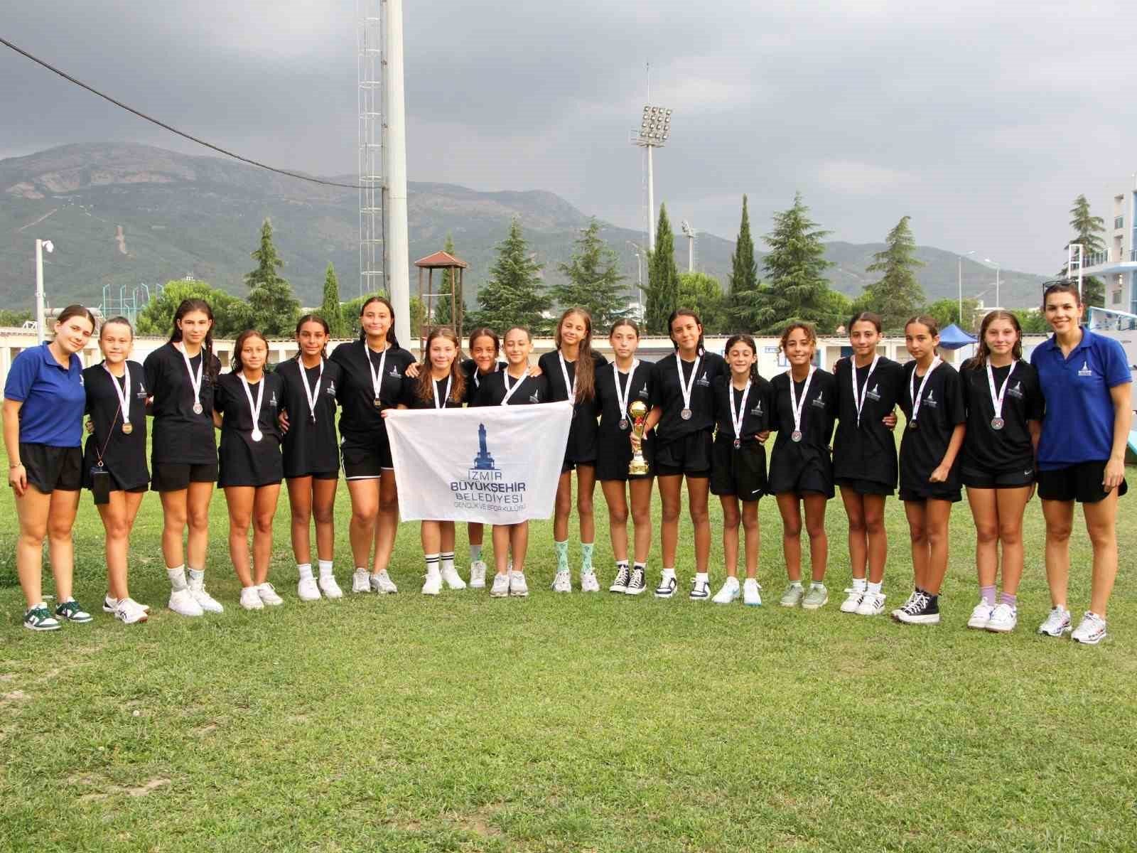 Büyükşehir'in Su Topu Takımı Türkiye'nin İkinci En İyisi