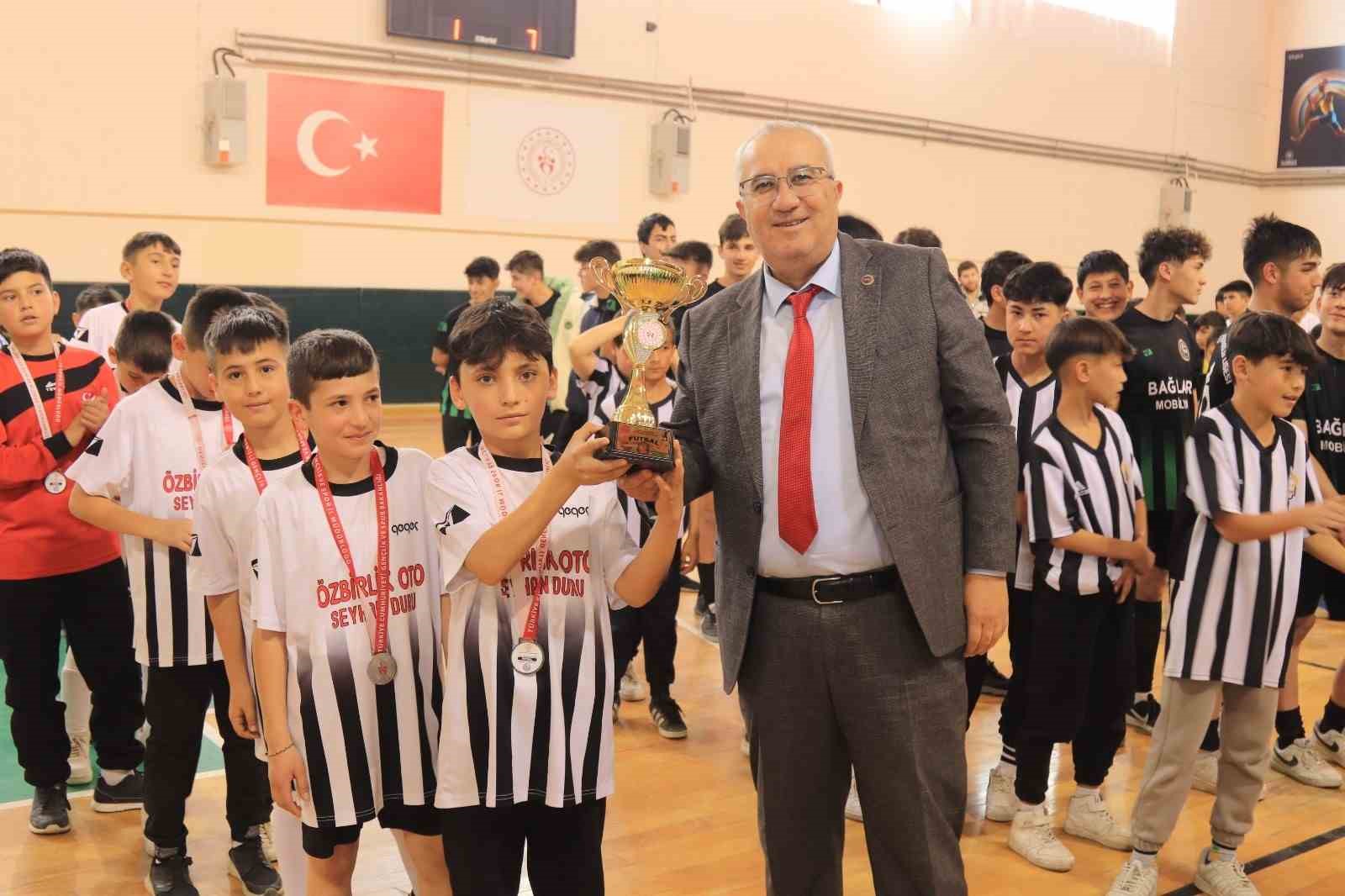 Çameli’nin Şampiyonları Futsal Sahasında Belirlendi