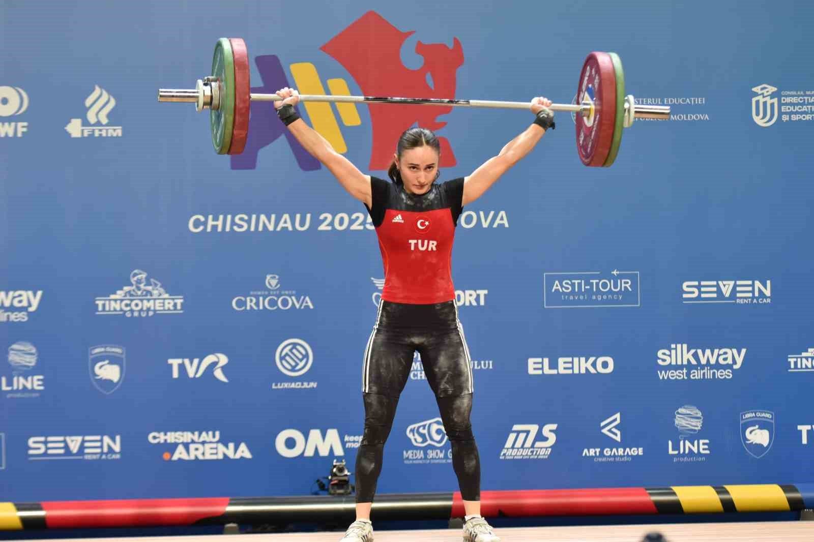 Cansel Özkan’dan bronz madalya