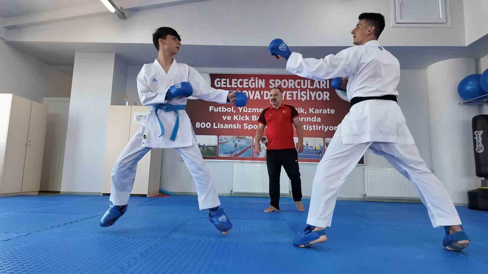 Çayırovalı Karate Kaplanlarının Hedefi Zirve