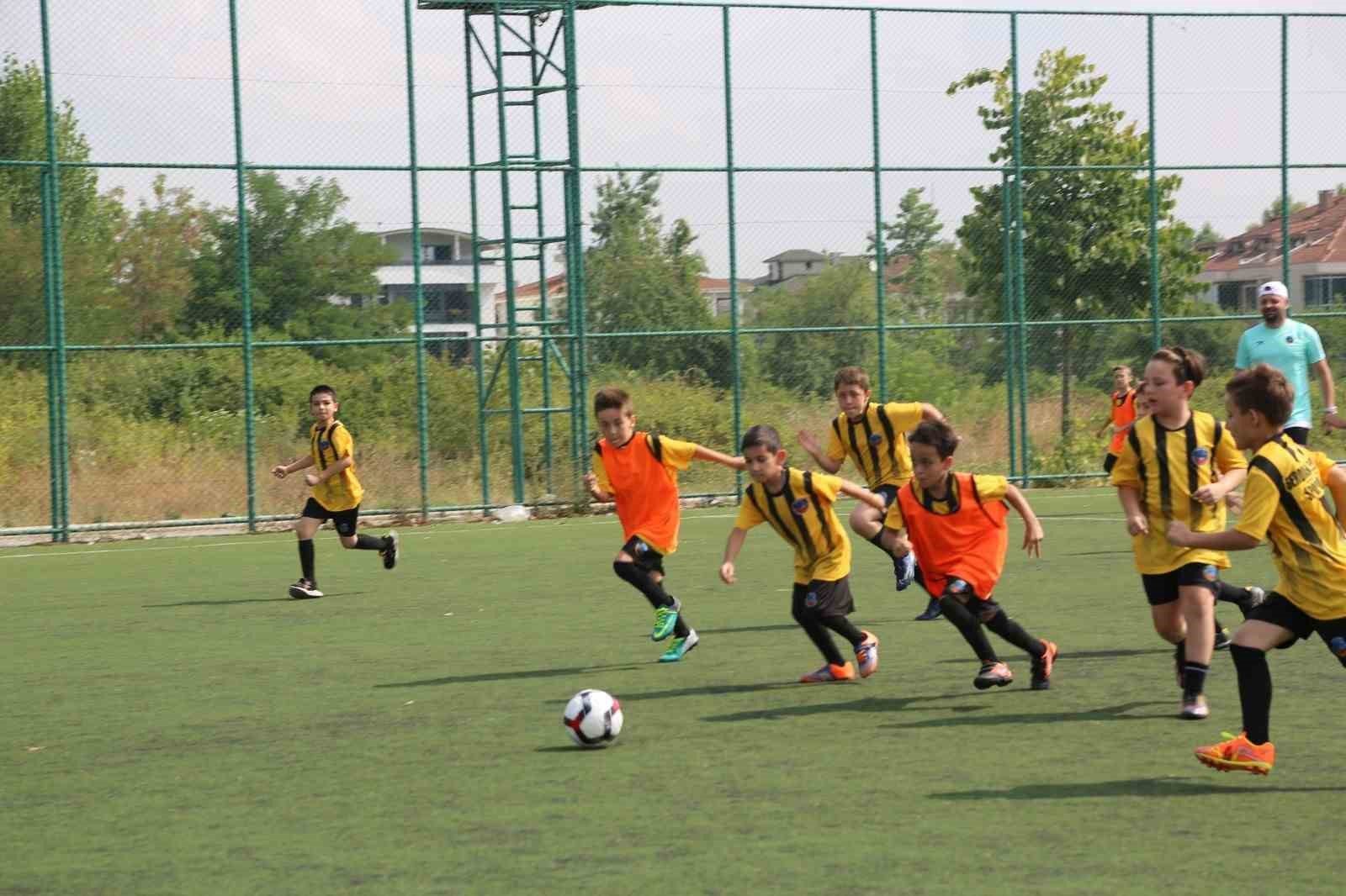 Tatil Boyunca Sportif Çocuklar