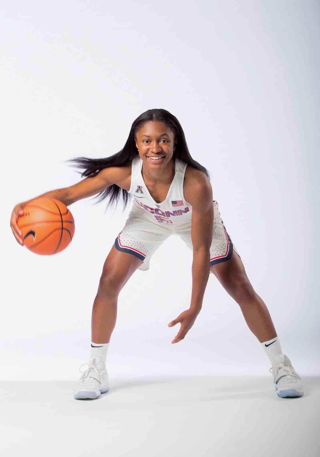 Kayseri'de Basketbolun Yıldızı Crystal Dangerfield Parladı