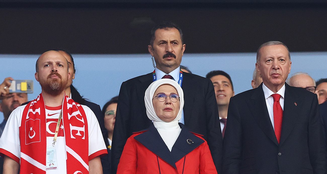 Erdoğan, Türk-Hollanda Maçını Tribünden Takip Etti