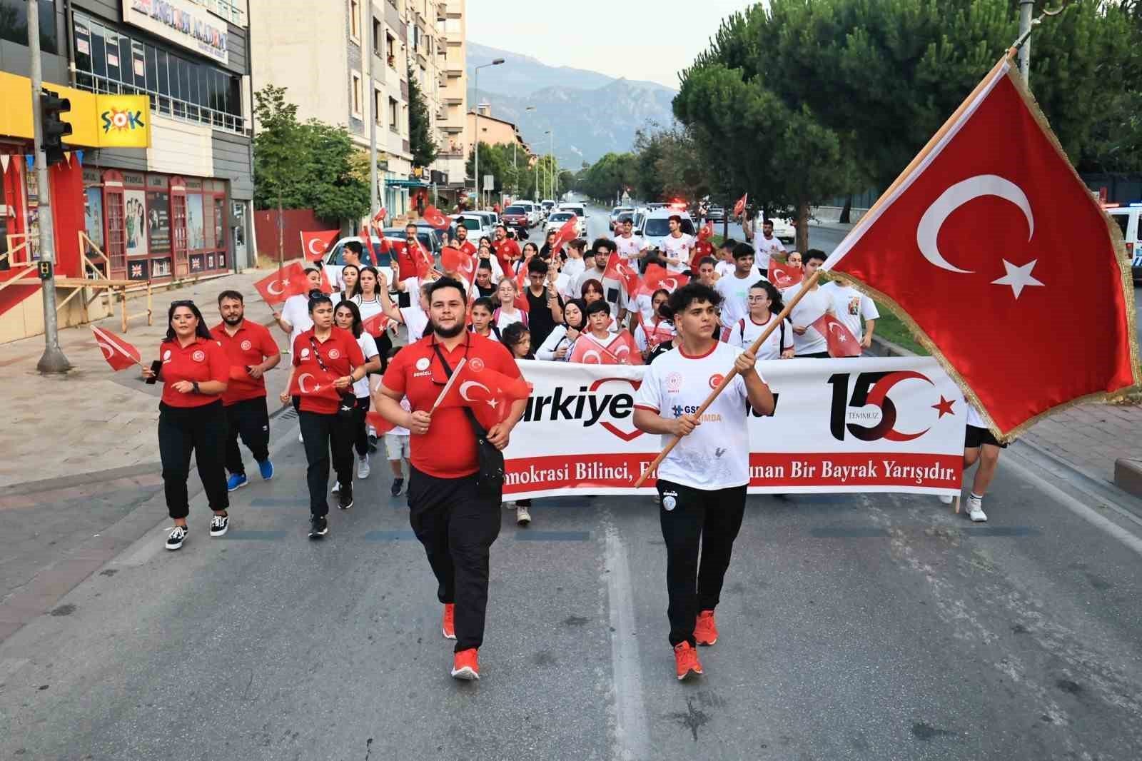 Denizli'de 15 Temmuz'u Koşarak Anma