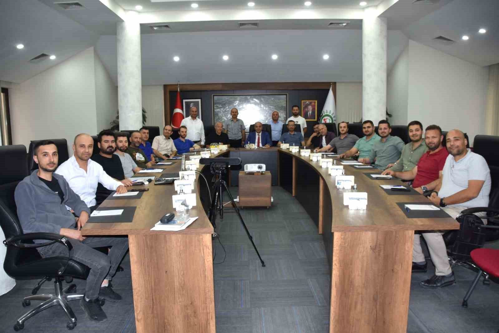 Denizli OSB'nin Masa Tenisi Sahasında Toplar Şakıyor