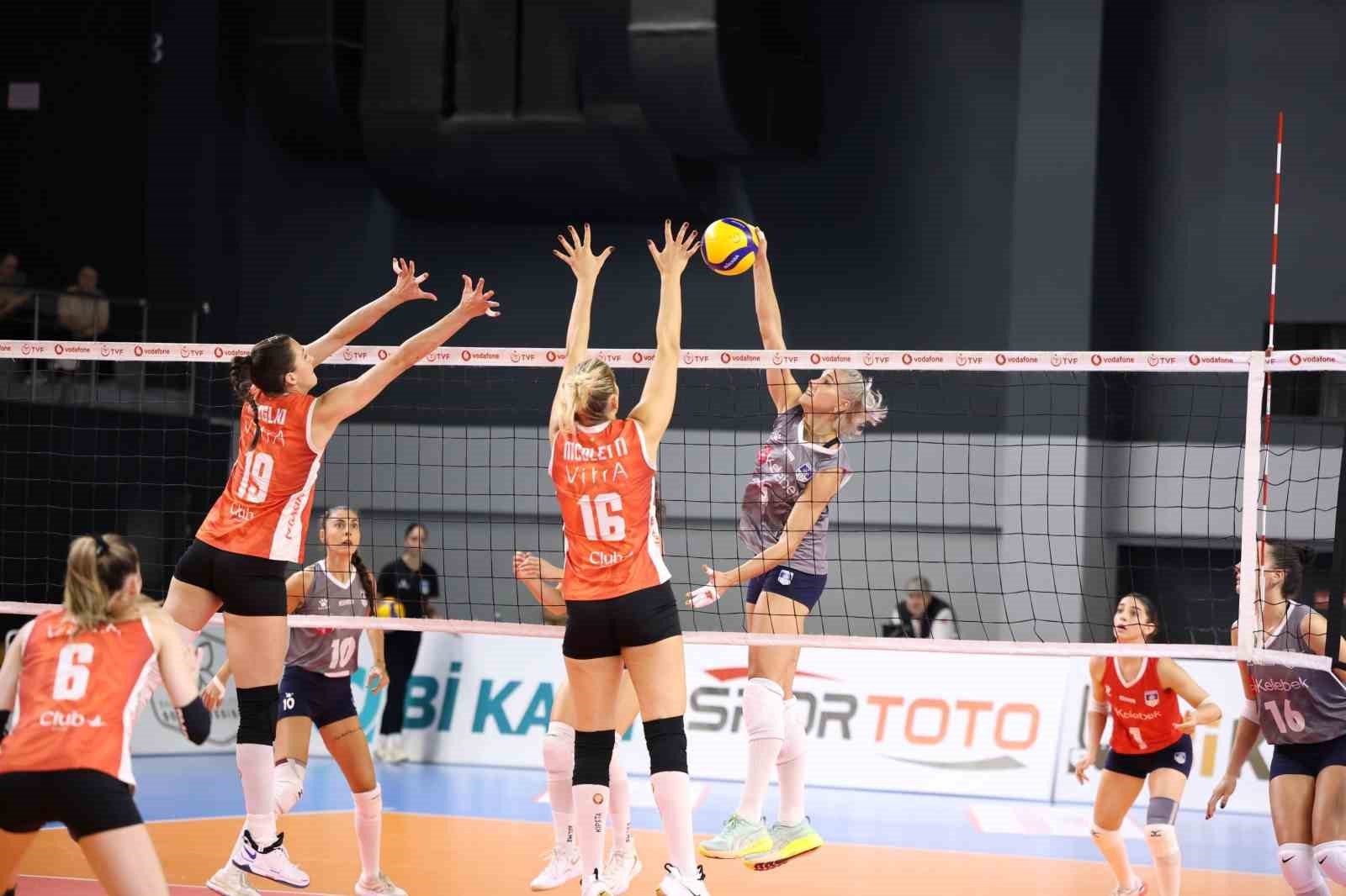 Eczacıbaşı Dynavit, deplasmanda set vermedi