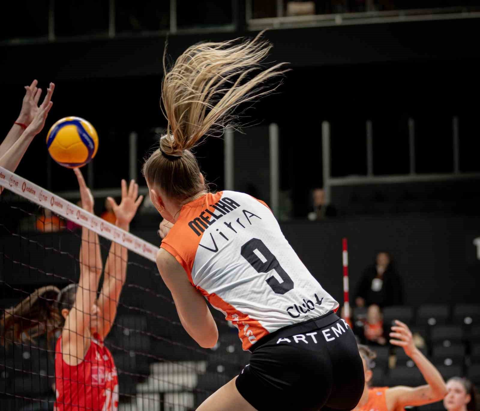 Eczacıbaşı Dynavit’ten 3-0’lık net galibiyet