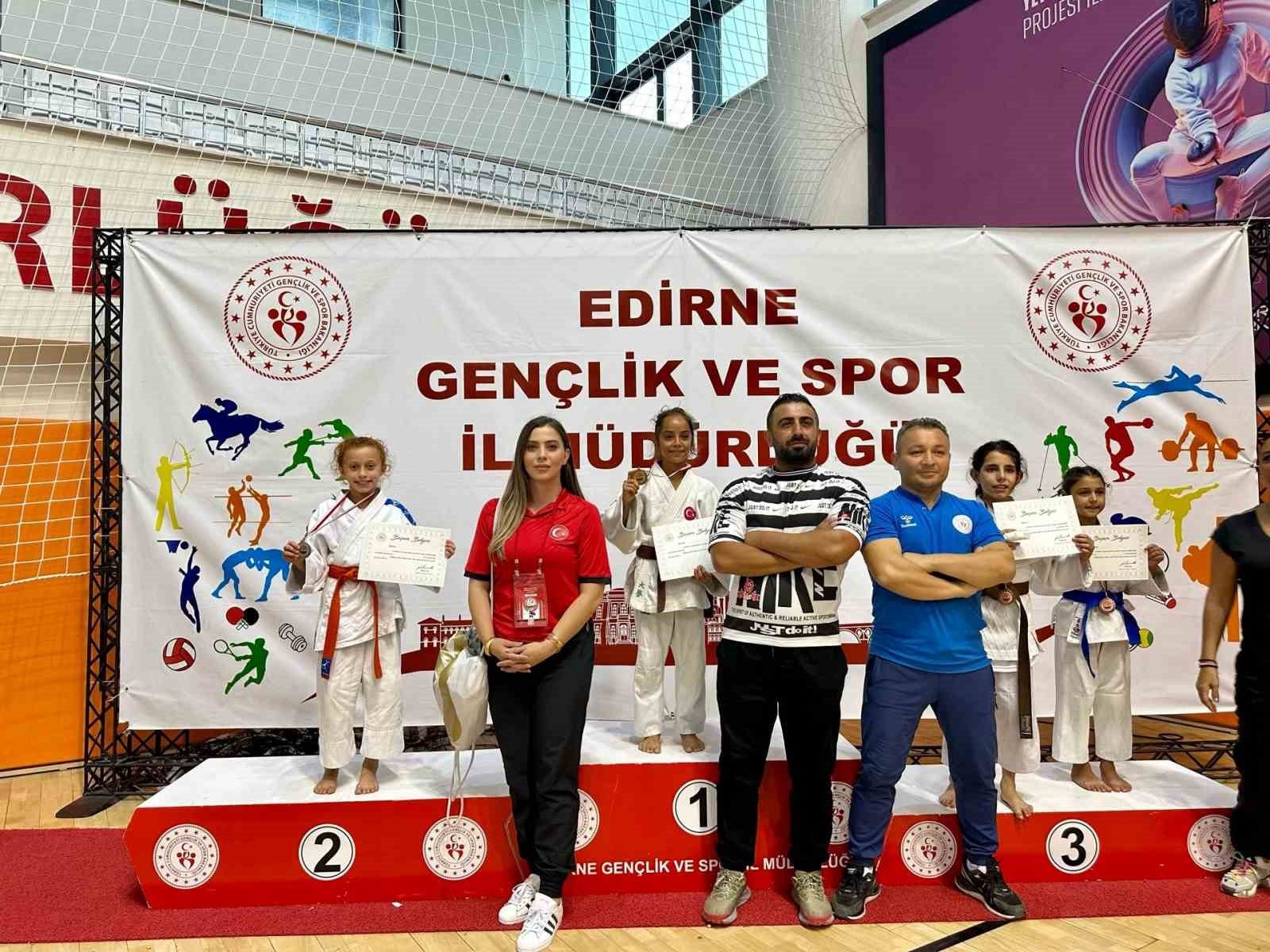 Edirne'nin Sakarya'sı, gurur tablosuyla tarihte iz bırakıyor.