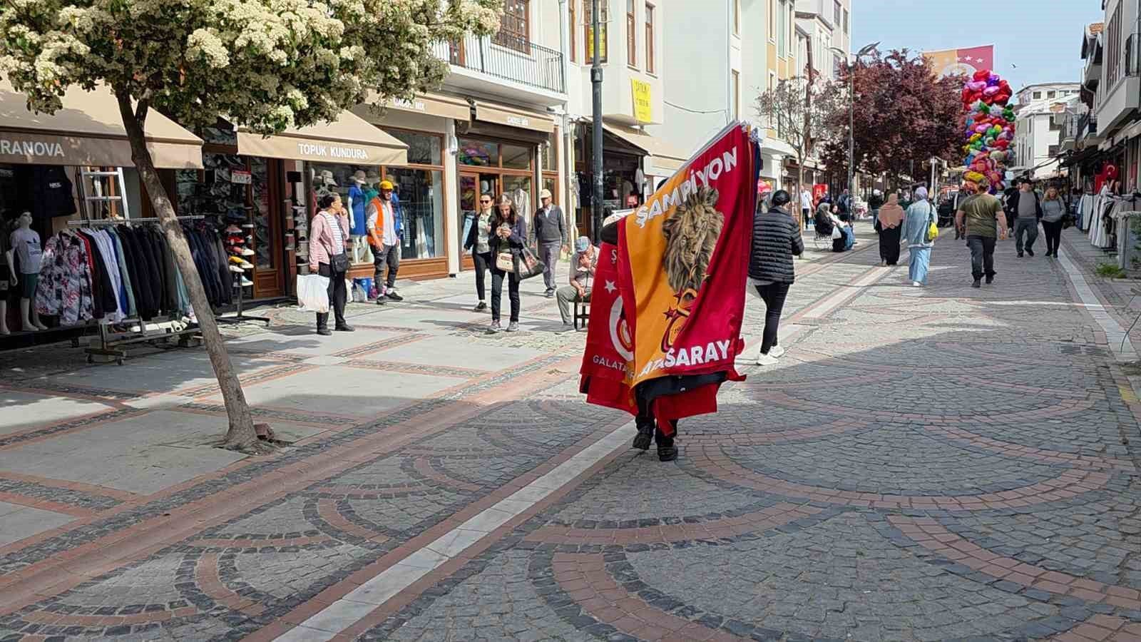 Edirne’de Saraçlar Caddesi’nde Süper Lig heyecanı sokaklara taşındı