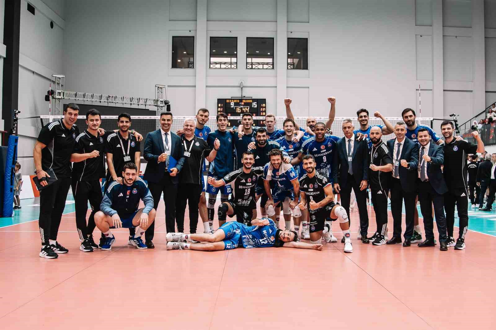 Efeler Ligi: Alanya Belediyespor: 2 – Halkbank: 3