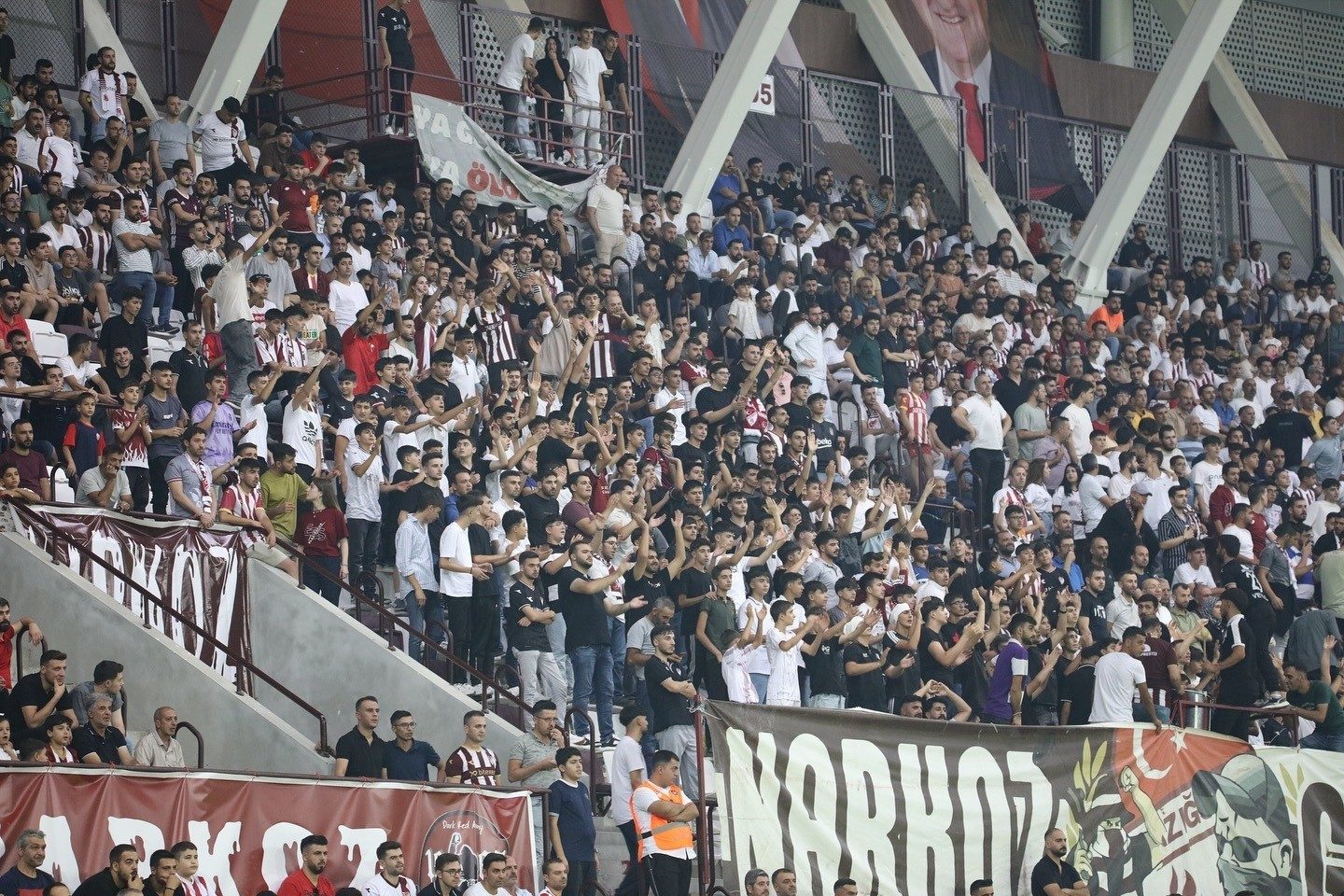 Elazığspor-Menemen FK Maçının Biletleri Kapış Kapış Satılıyor