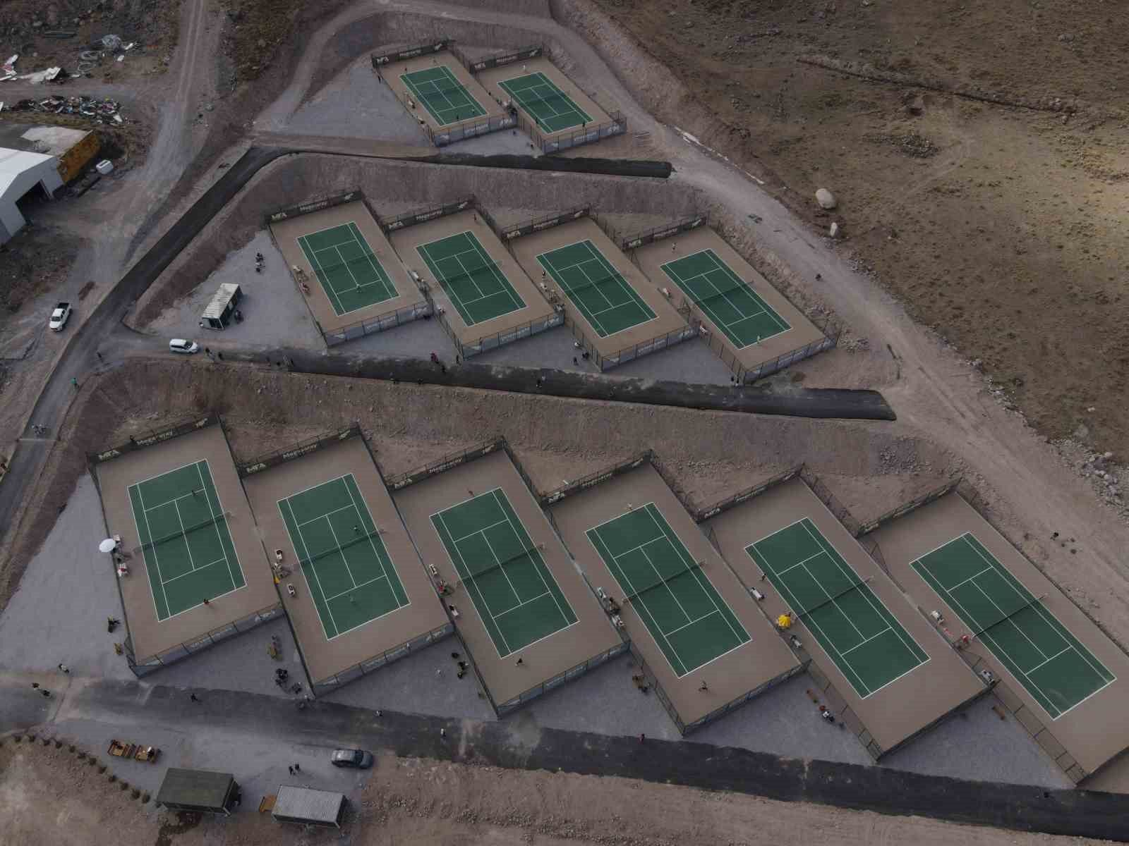 Erciyes, Tenis Haritasında Parlıyor