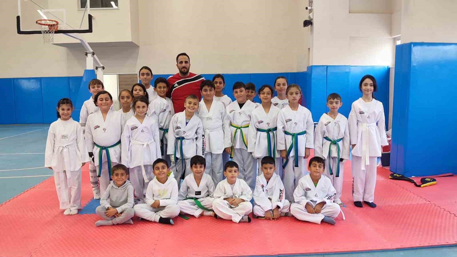 Erzurum’da çocuklara tekvando eğitimi