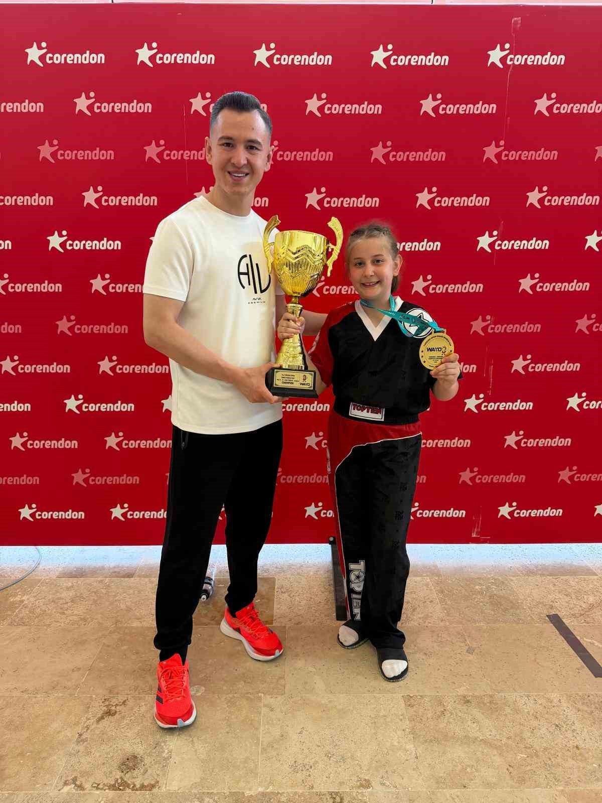 Eskişehir’i temsil eden kick boks sporcularından uluslararası başarı