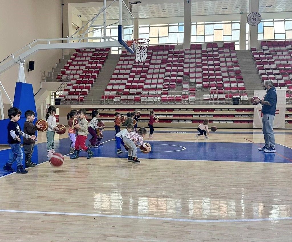 Eskişehirli miniklerin spor keyfi