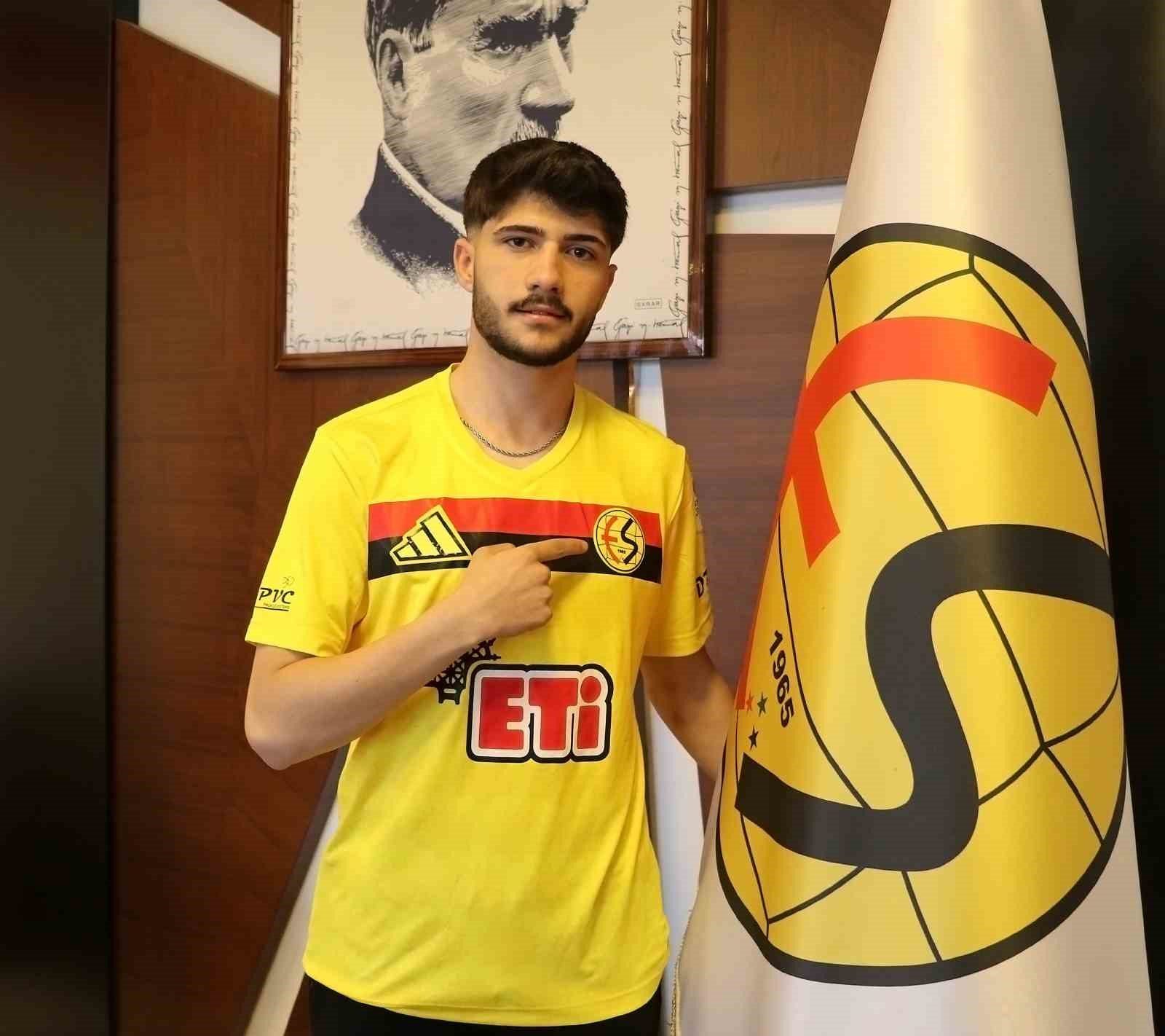 Eskişehirspor’dan orta sahaya takviye