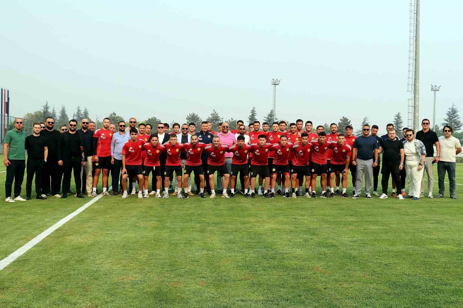 Eskişehirspor, sezonun ilk antrenmanını yaptı