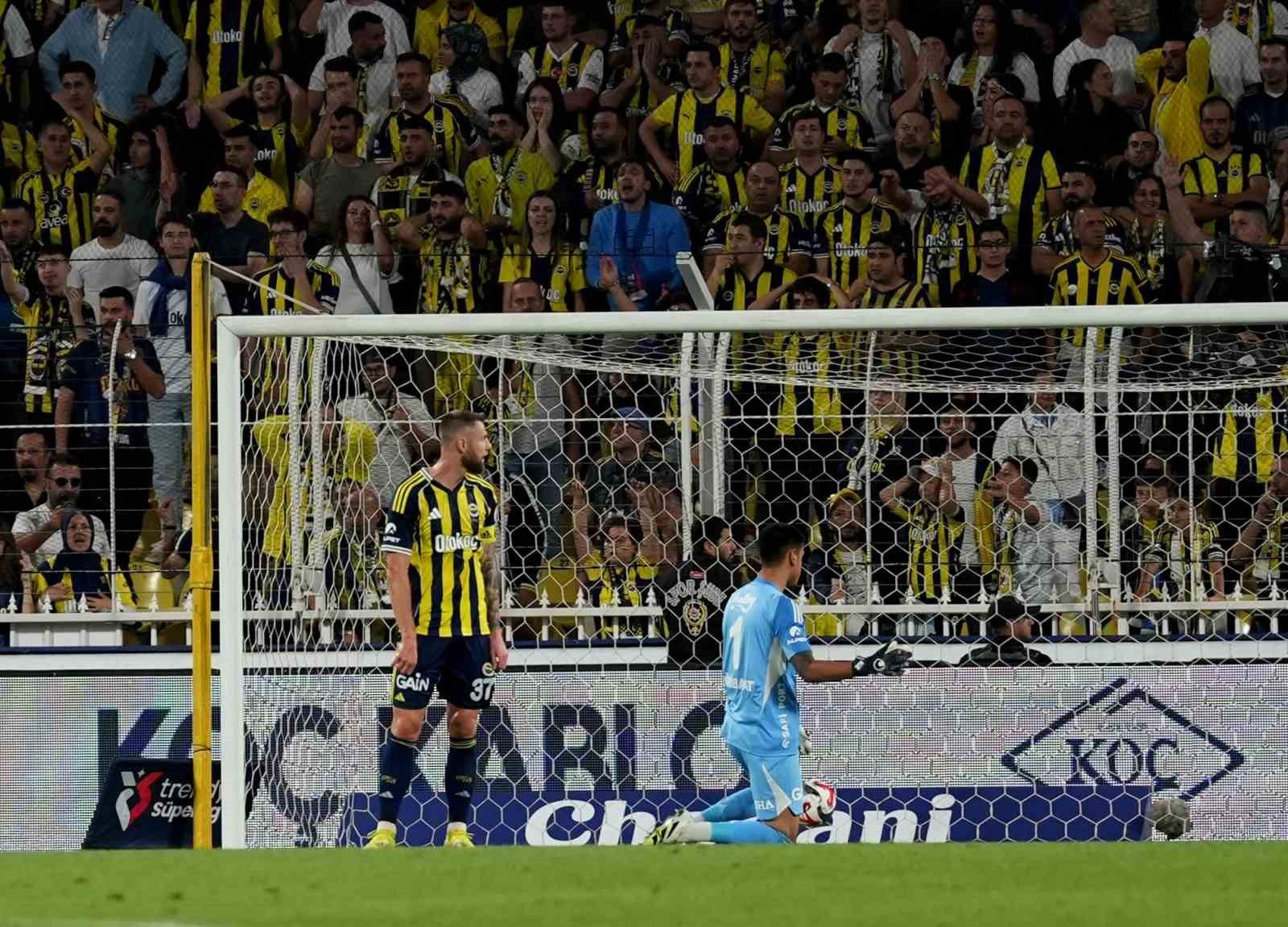 Fenerbahçe, evinde ilk puanını kaybetti