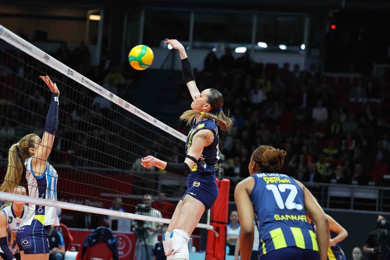 Fenerbahçe, Şampiyonlar Ligi’ne altın setle veda etti