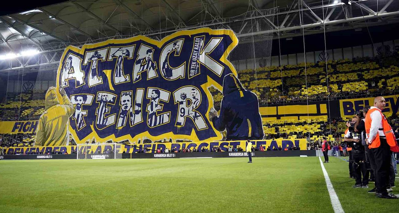 Kadıköy'de Efsane Bir Koreografi: Fenerbahçe Taraftarları Derbiye Damga Vuracak