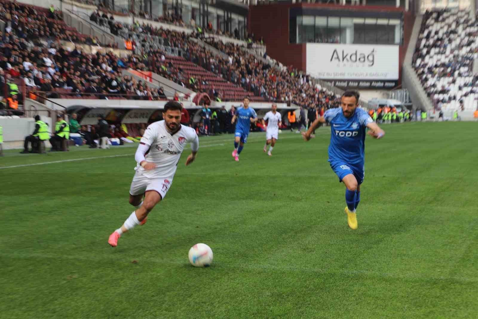 Gakgoş, Somaspor'un Kalesine Hücum Ediyor