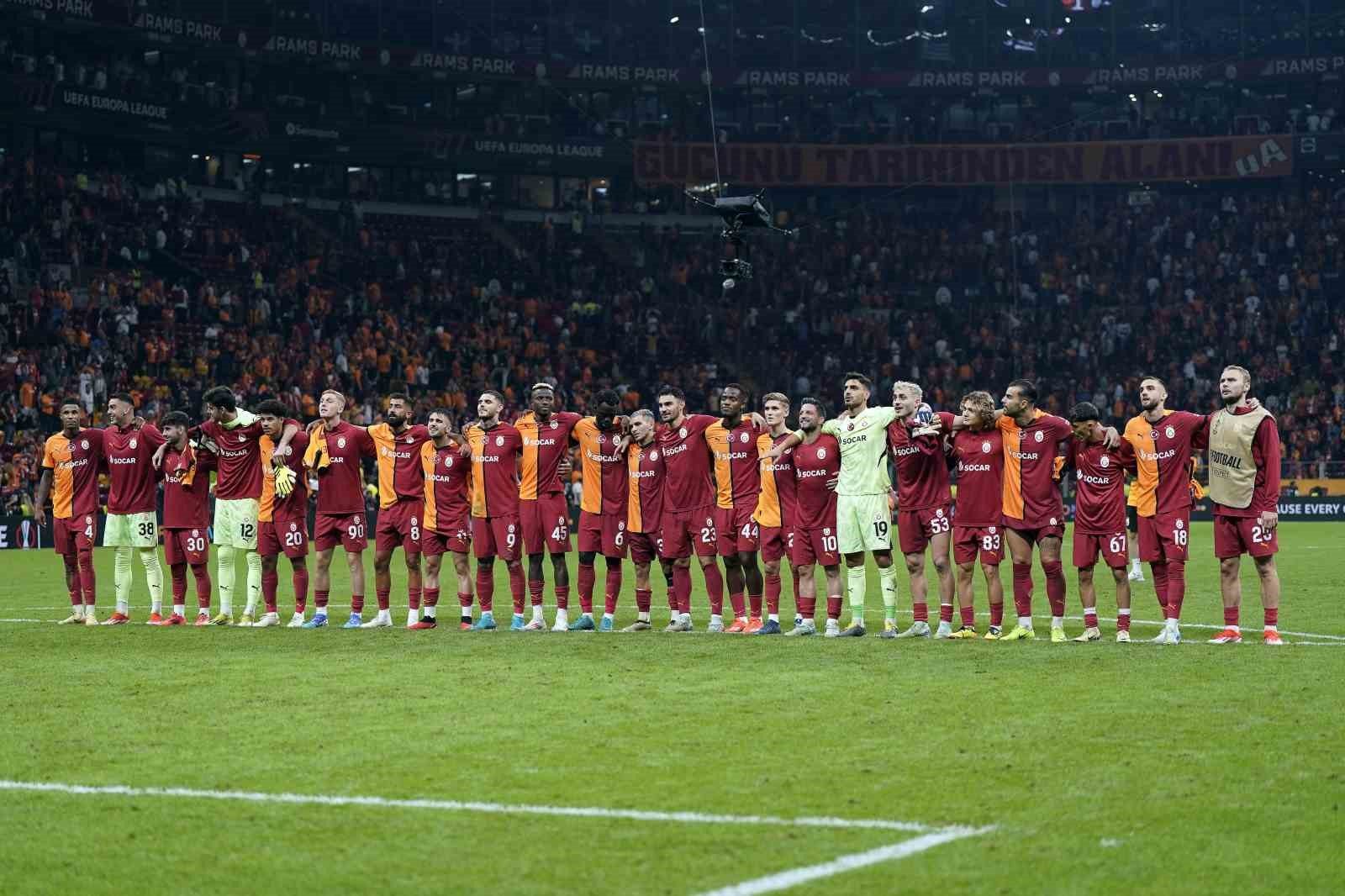 Aslan, Yunanistan'da Egemenliğini Sürdürüyor