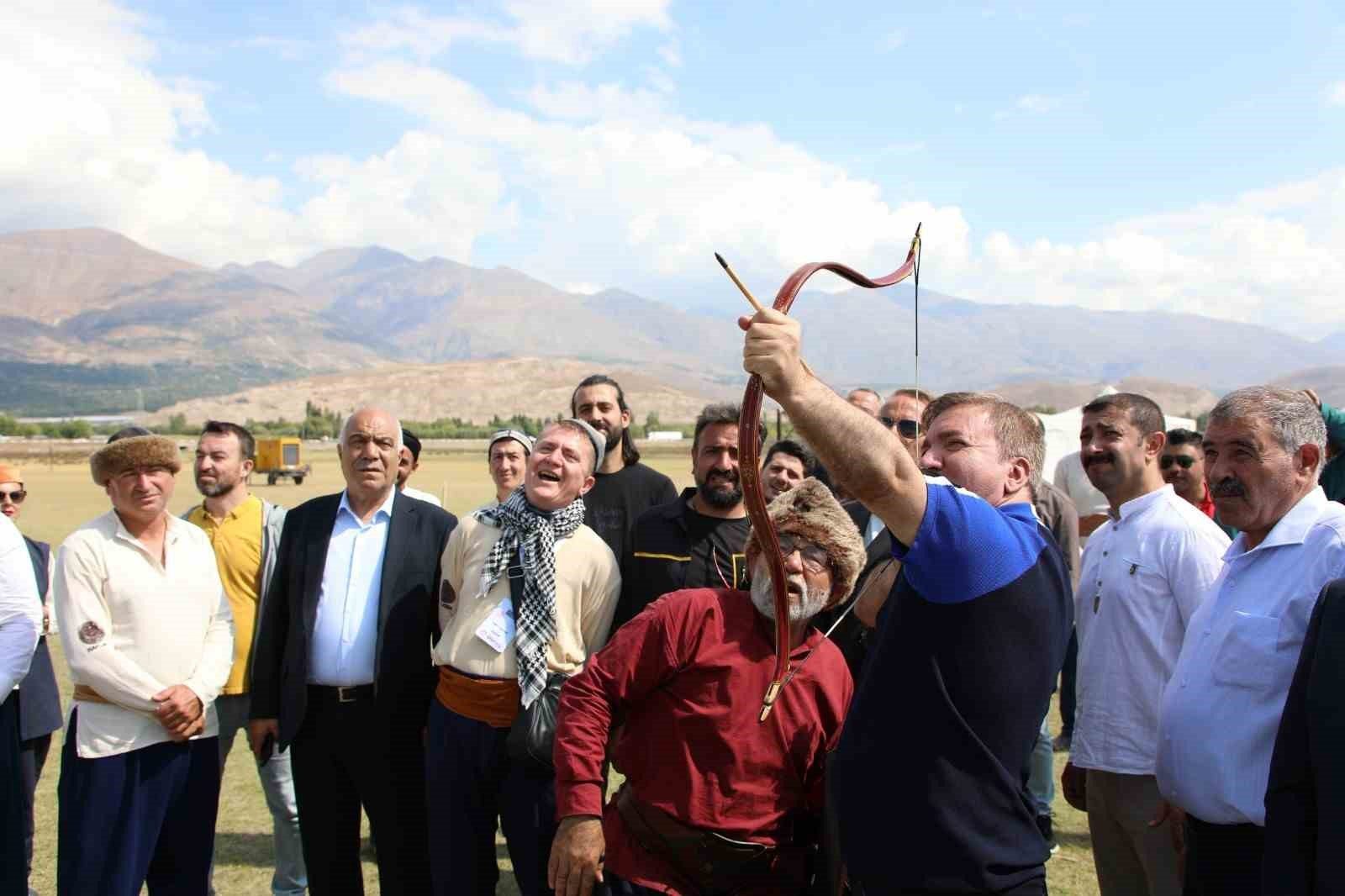 Okçuluk Ustaları Erzincan'da Buluştu