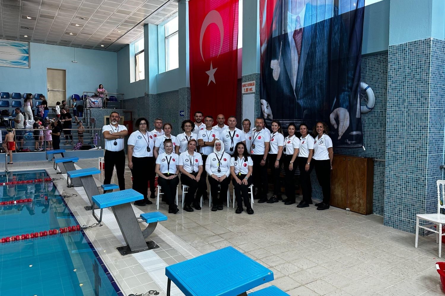 Minik Yüzücülerin Gemlik'te Şampiyonluk Yarışı