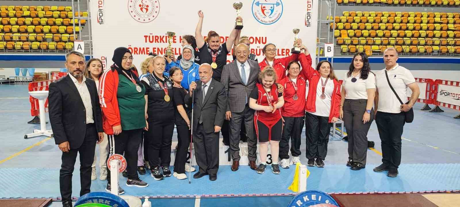 Ankara’da Halterin Karanlık Şövalyeleri Mücadeleye Başladı