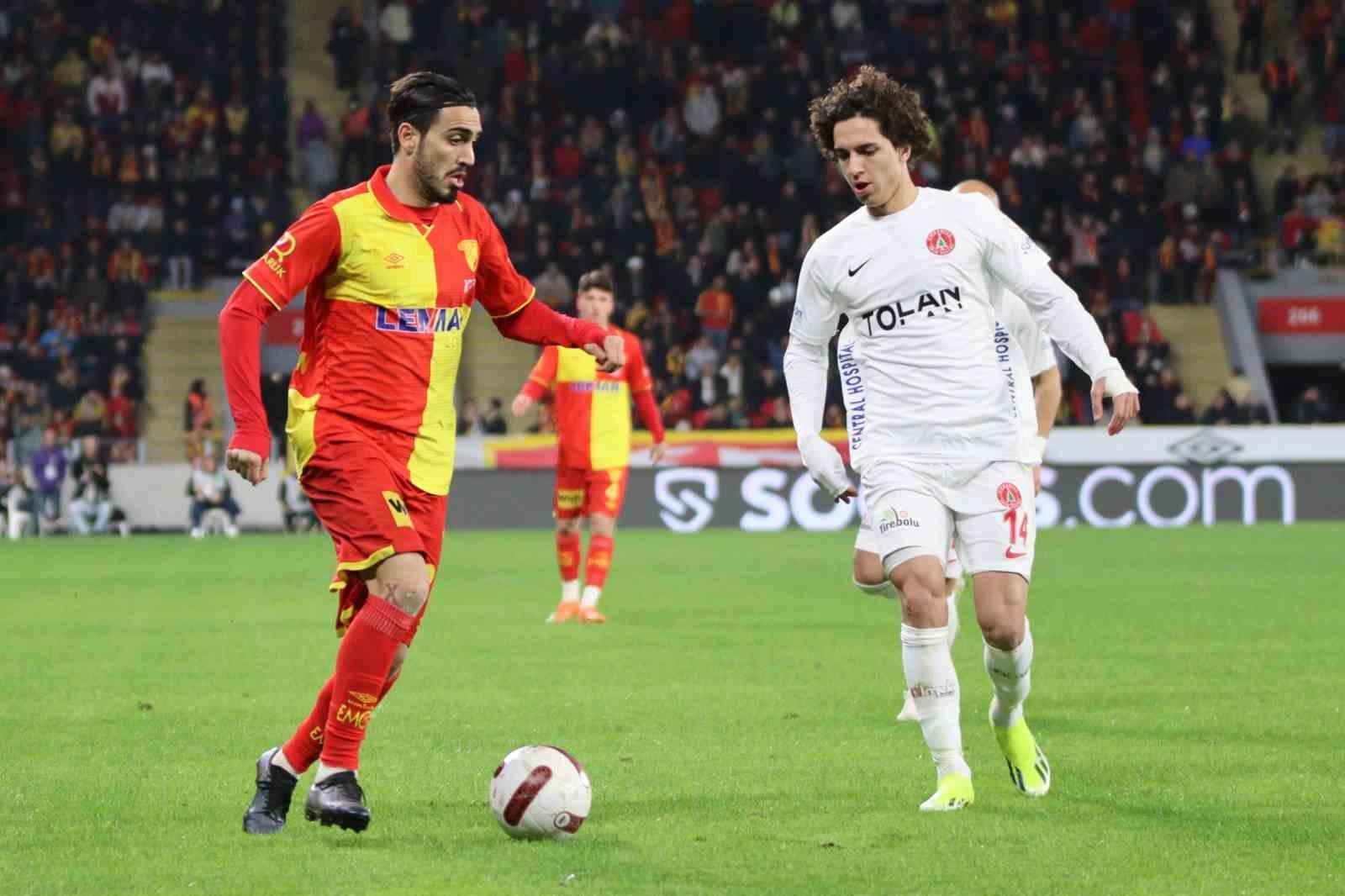 Göztepe'nin Yalçın Kayan'ı Eyüpspor'a Doğru Yelken Açıyor