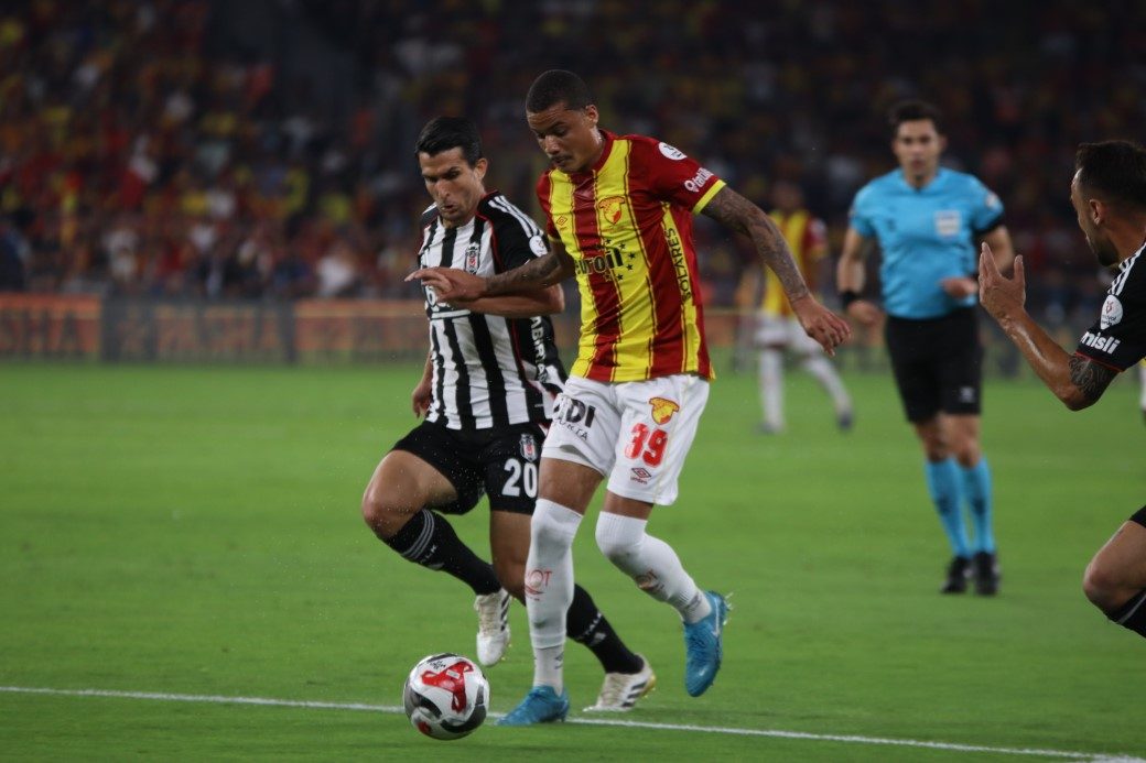Göztepe, konuk ettiği Beşiktaş’ı 3-0 mağlup etti