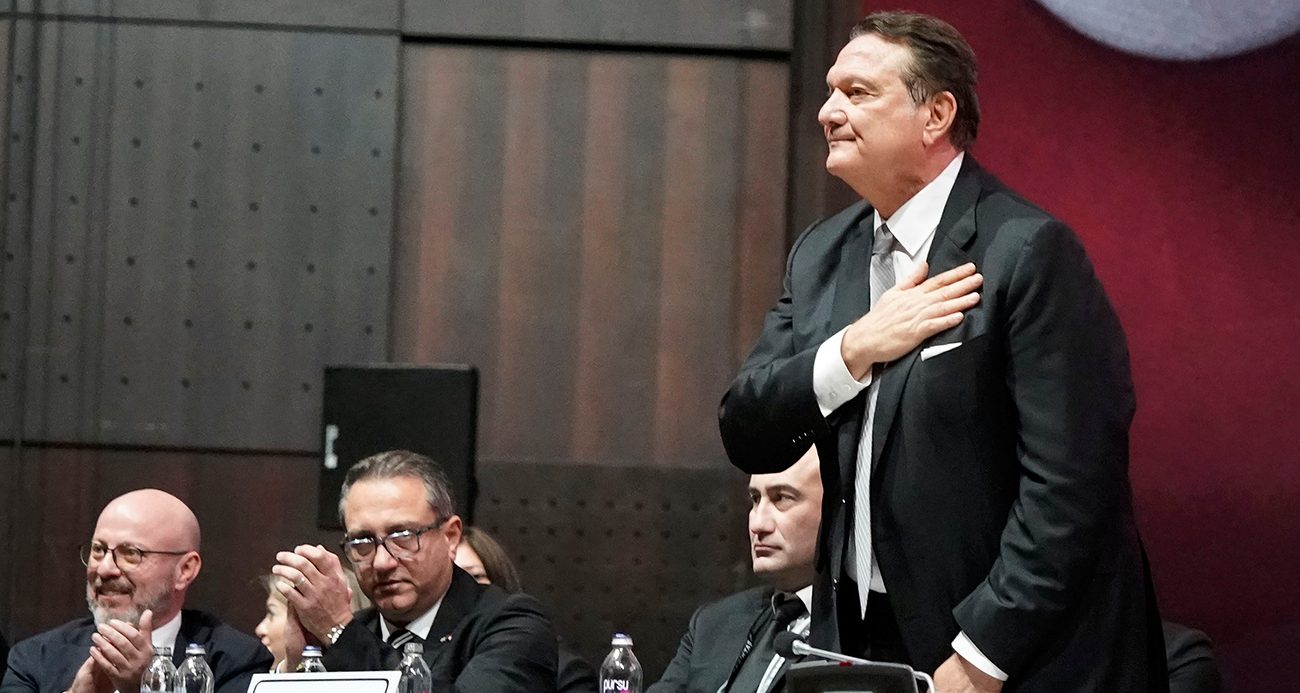 Kartal'ın Zirvesinde Değişim Rüzgarları: Hasan Arat Tahtı Bıraktı
