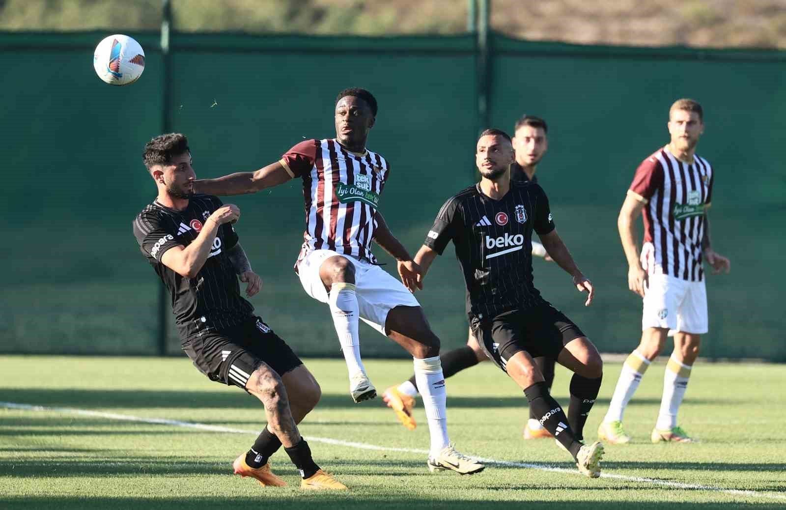 Beşiktaş ve Bandırmaspor'un Hazırlık Maçı Gol Kralsız Berabere Bitiyor