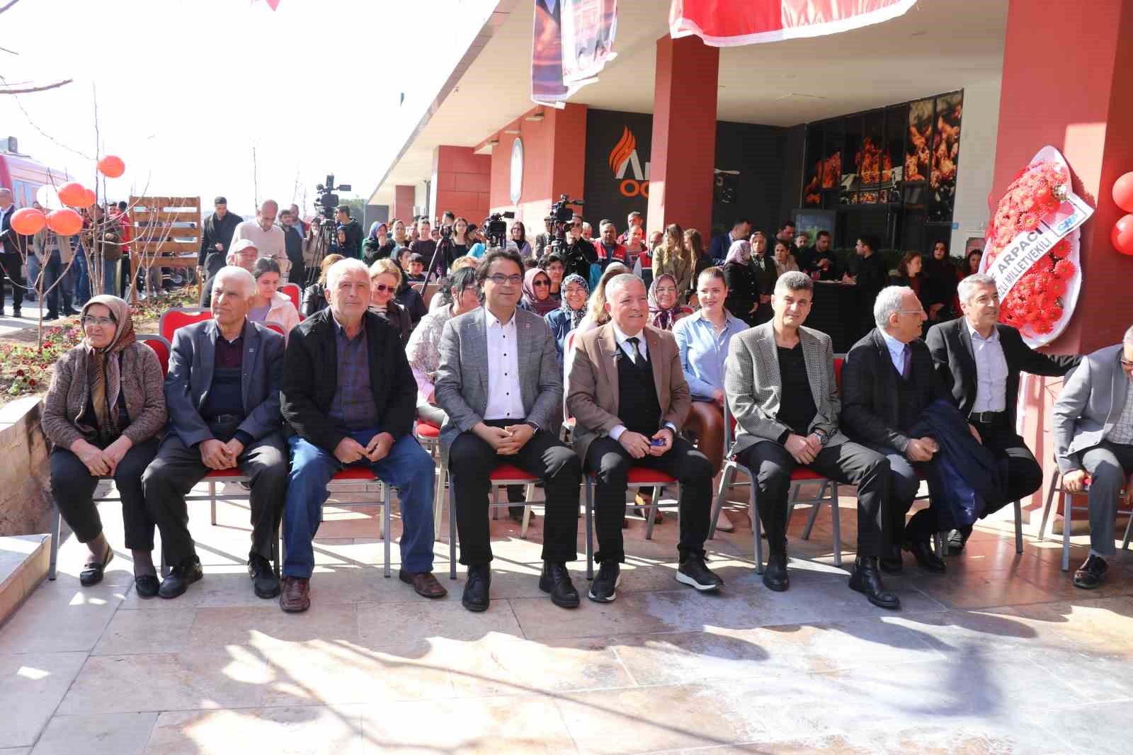 Honaz’ın yeni spor merkezi törenle açıldı