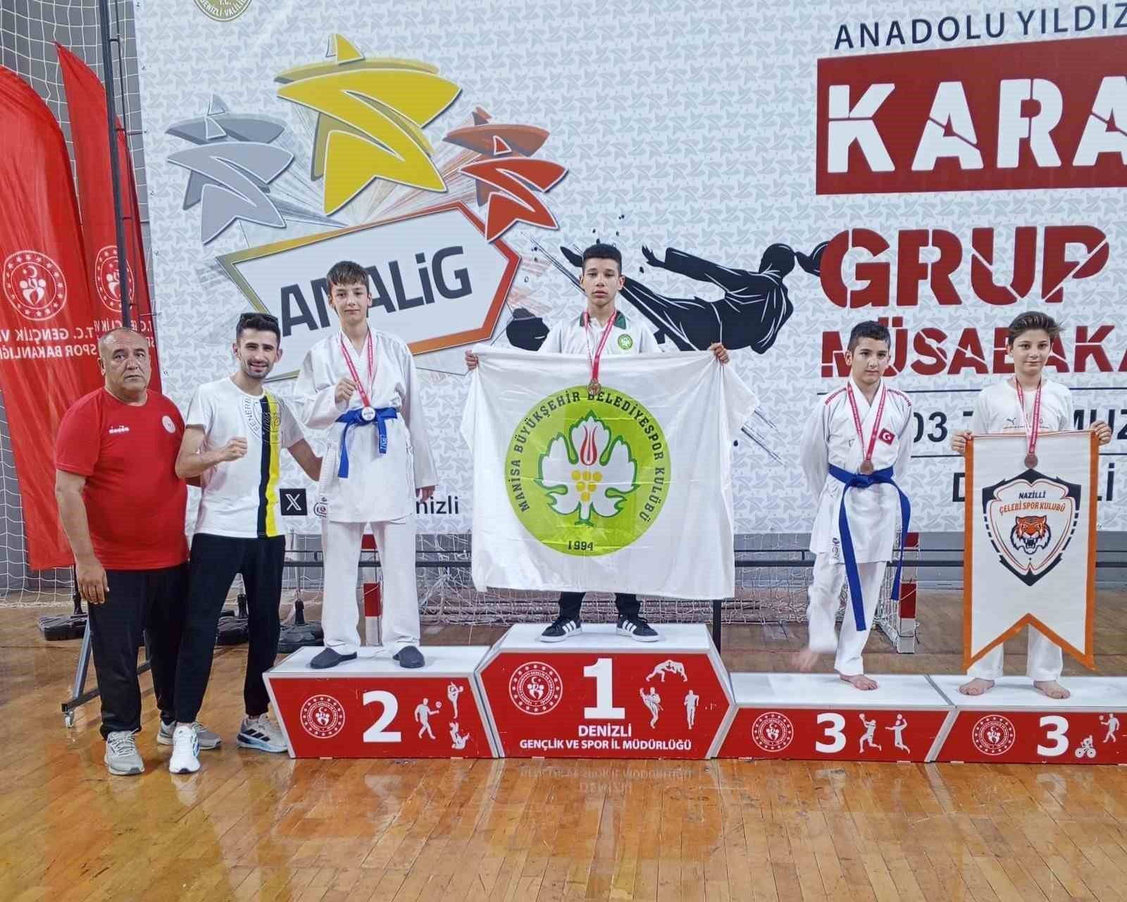 Karateciler Denizli’den madalyalar ile döndü