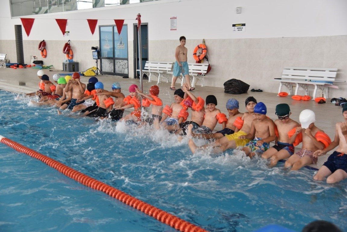 Kartepe’de 3 bin 210 öğrenci yaz spor okullarında eğitim gördü