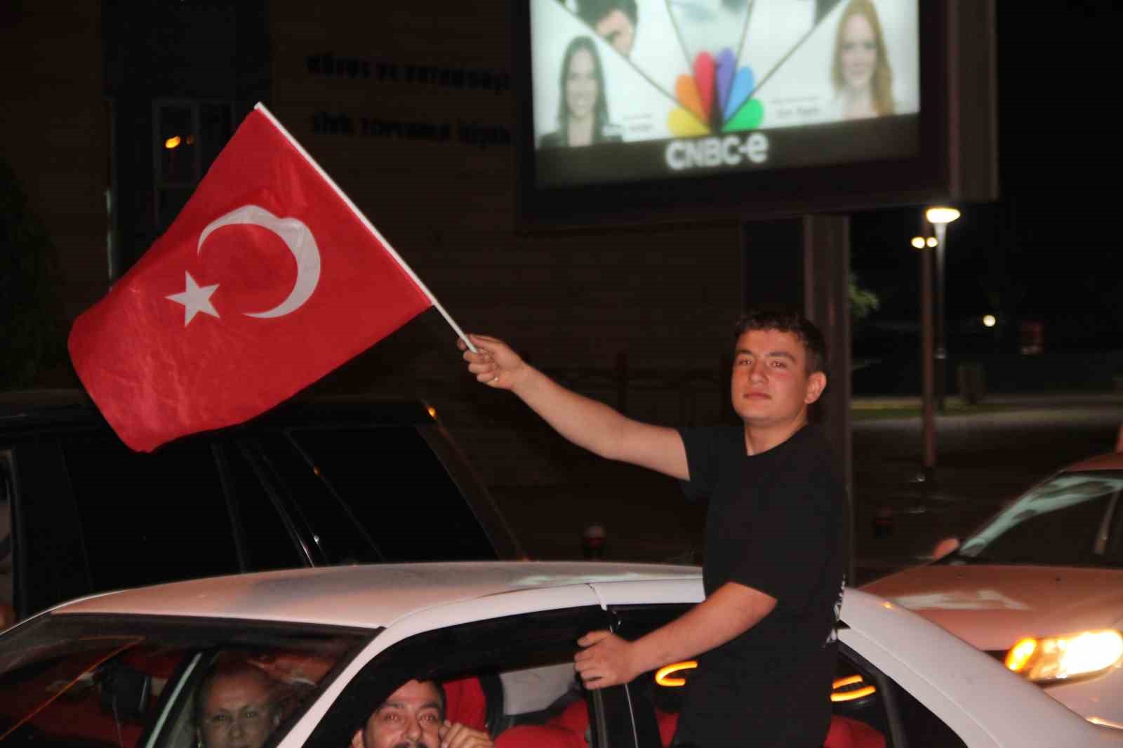 Kayserispor’un Çeyrek Final Zaferi Şehirde Coşku Yarattı