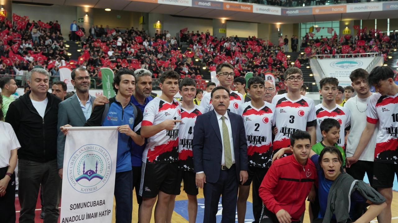 Kayseri’de imam hatip rüzgarı: 3 bin sporcu, tek yürek