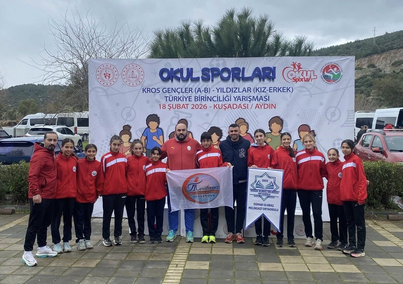 Kayserili atletler Aydın’dan madalyalarla döndü