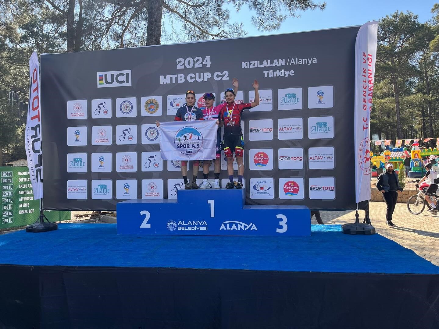 Kayserili bisikletçiler, Antalya’dan 4 madalya ile döndü