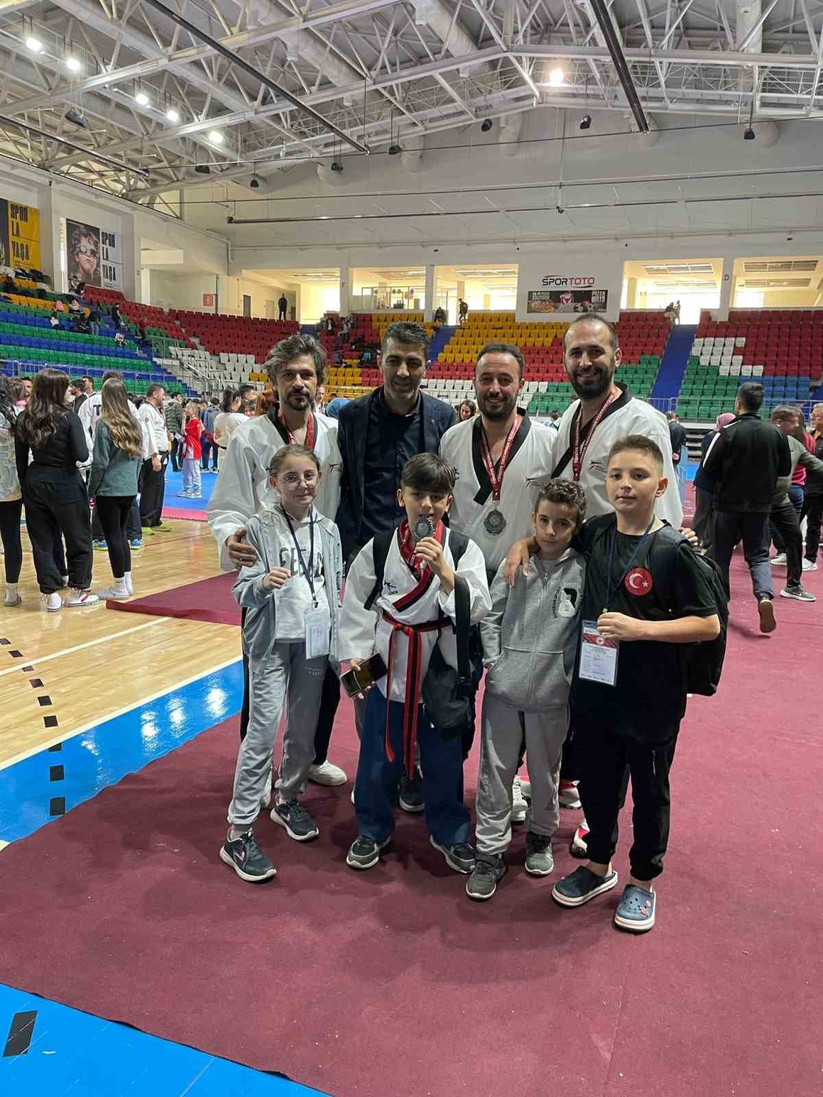 Kayserili Taekwoodcular Başkent'ten Madalyalarla Döndü
