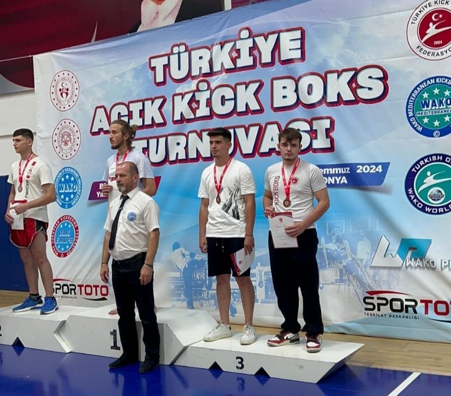Sakaryalı Kickboksçular Ringde Parladı