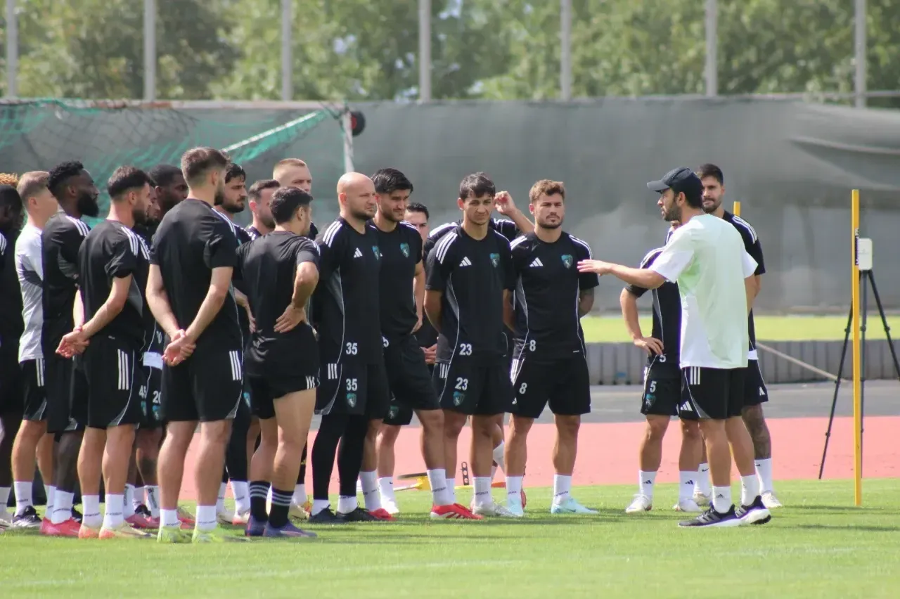 Kocaelispor ile Samsunspor 22 yıl sonra Süper Lig’de karşı karşıya geliyor
