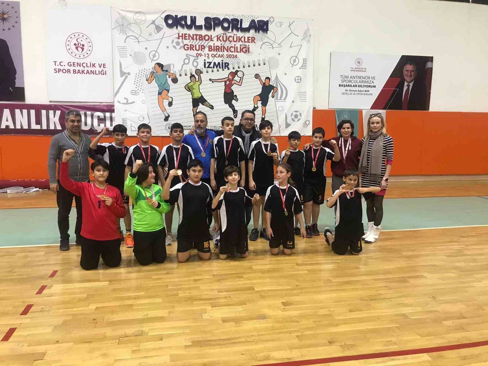 Köyceğiz Yunus Emre Ortaokulu Hentbol’da Bölge Şampiyonu oldu