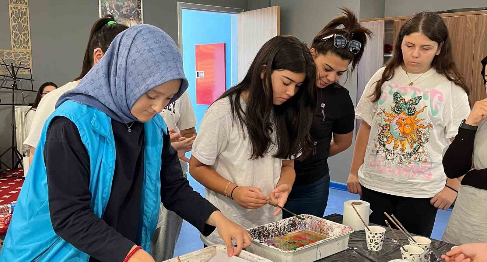 Diyabetli Gençler ve Anneleri, Kula Gençlik Kampında Bir Araya Geldi