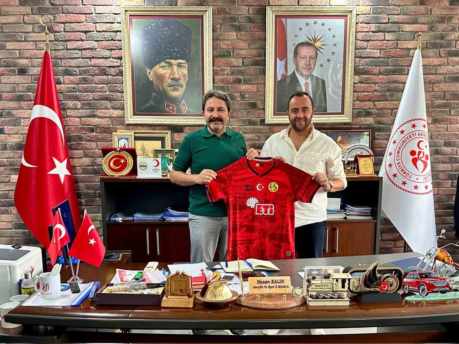 Kulüp yönetiminden Gençlik ve Spor İl Müdürü Hasan Kalın’a ziyaret
