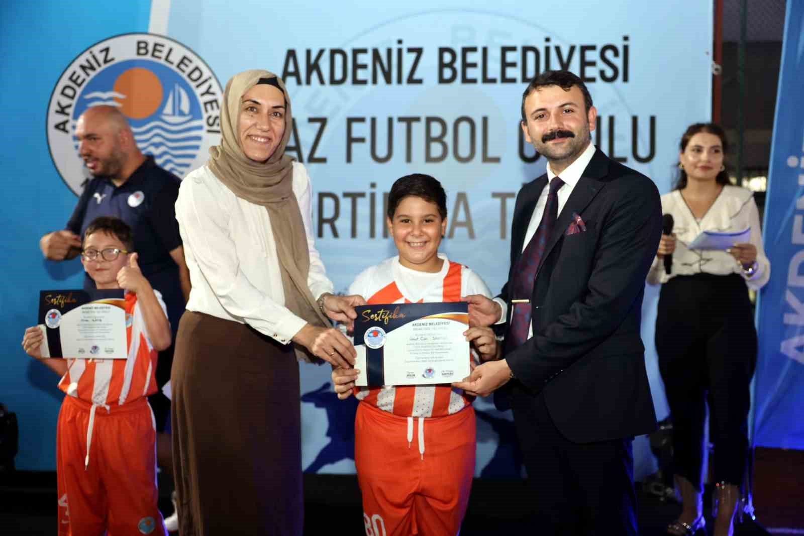 Kursiyer Sporcuların Gurur Günü: Sertifika Töreninde Zafer Madalyaları Takıldı