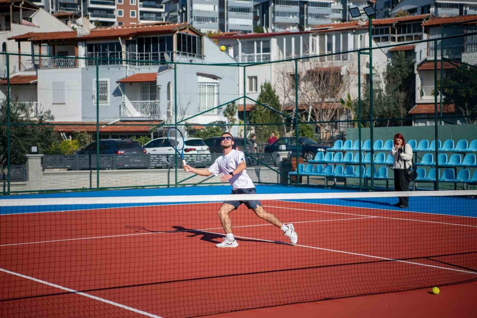 Kuşadası'nda Tenis Heyecanı Başlıyor